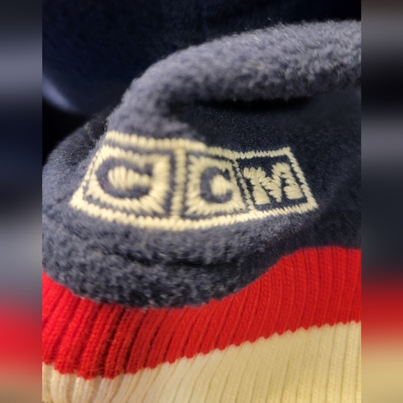 BNWT Montreal Canadiens Micro Fleece Sweater - Picture 5 of 6